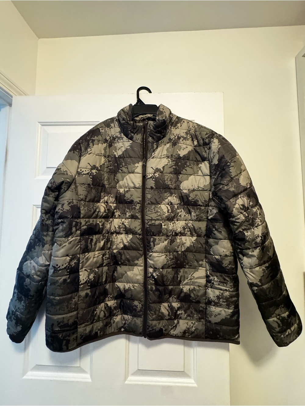Goodfellow & Co Men's Camouflage Quilted Puffer Jacket - Green & Black